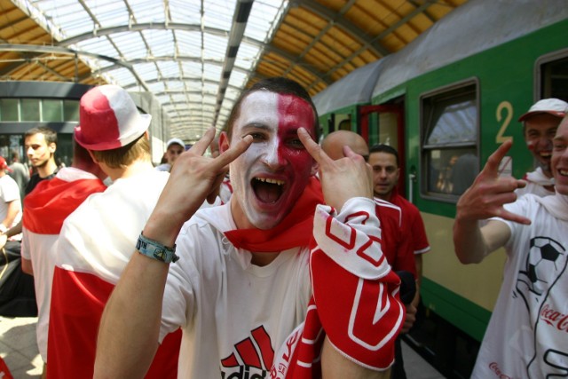 "Polska biało-czerwoni"! oraz "Kto nie skacze ten nie Czech!" ...