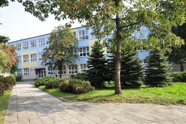 Jedna klasa w VI Liceum Ogólnokształcącym imienia doktora Tytusa Chałubińskiego przebywa na kwarantannie.