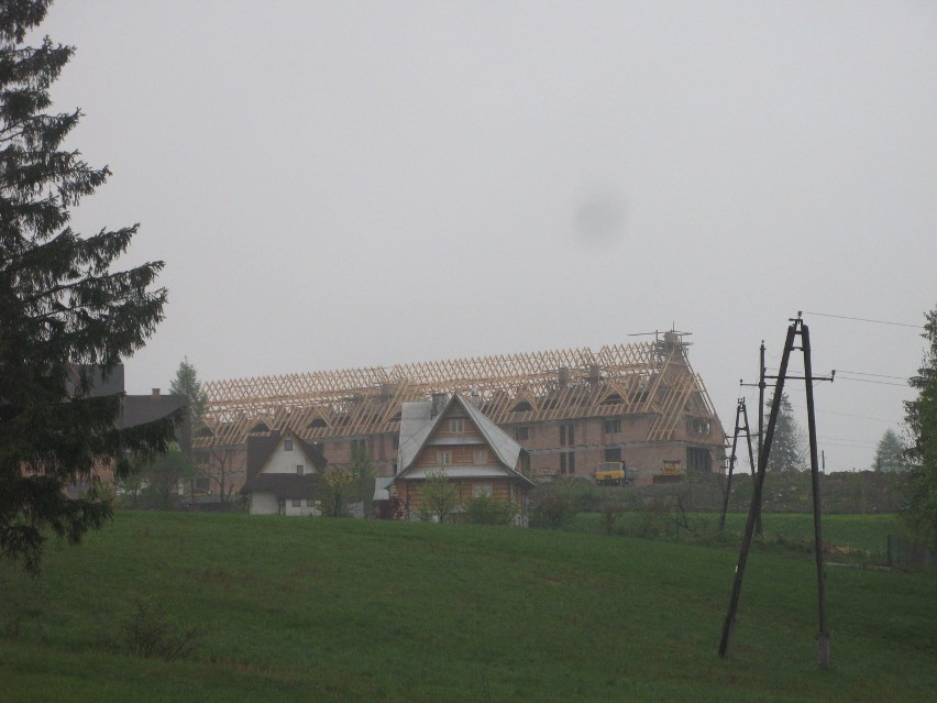 Zakopane: Na Cyrhli stanął dom gigantycznych rozmiarów [ZDJĘCIA]