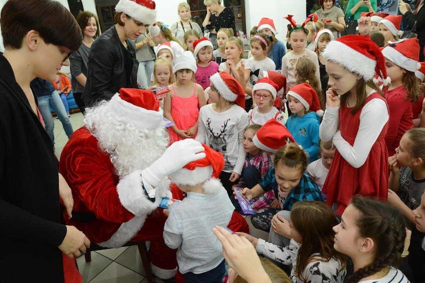 Mikołaj odwiedził dzieci w Art Station [ZDJĘCIA]