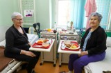 To jedzą pacjenci Specjalistycznego Szpitala Miejskiego w Toruniu. Pysznie, zdrowo, kolorowo. Zobacz zdjęcia!