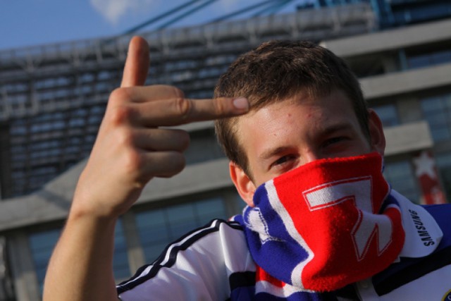 Czy w całkowitym zakazie zakrywania twarzy na stadionach chodzi ...