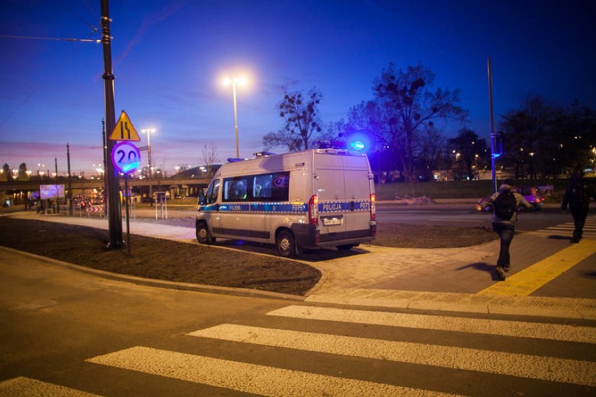 Potrącenie na al. Włókniarzy. Tramwaj uderzył kobietę