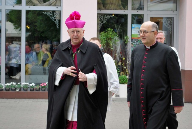 W niedzielę 26 maja 2013 roku kolegiata św. Mikołaja w Lesznie oficjalnie została wyniesiona do rangi Bazyliki Mniejszej.