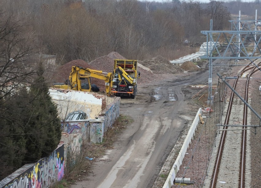 Nieopodal miejsca, gdzie będzie przystanek Radom Wschód trwa...