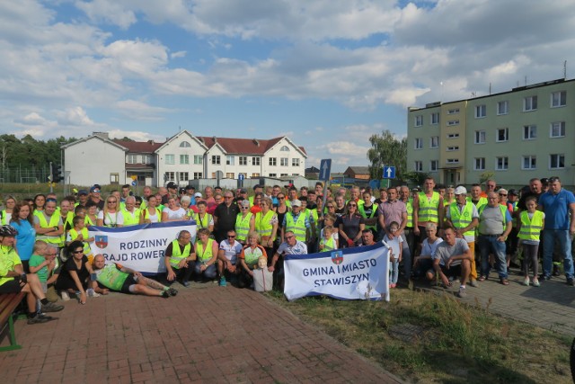 Gmina Stawiszyn. 120 rowerzystów wzięło udział w Rodzinnym Rajdzie Rowerowym "Bezpieczeństwo najważniejsze" ZDJĘCIA