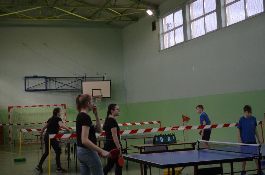 Gminny turniej tenisa stołowego szkół podstawowych o puchar wójta gminy Ceków-Kolonia FOTO