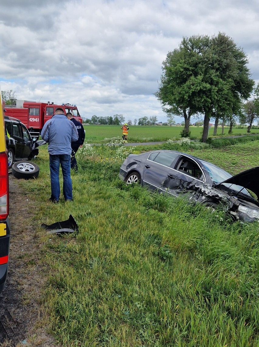 Gniezno/Witkowo: Wypadek. Zderzenie dwóch samochodów  w miejscowości Miroszka [FOTO,INFO]