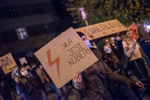 Mieszkańcy Brodnicy i okolic protestują przeciw zaostrzeniu prawa aborcyjnego