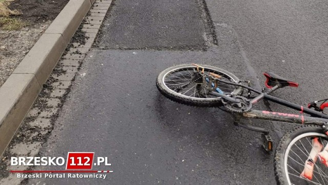 Przyborów. Potrącenie rowerzysty na DW768, kierowca jednośladu trafił do szpitala, 8.12.2020