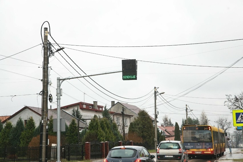 Na ulicy Piekoszowskiej zamontowano wyświetlacz prędkości....