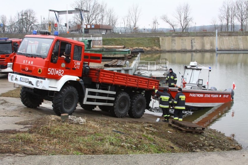 Puławska straż pożarna ma nową łódź