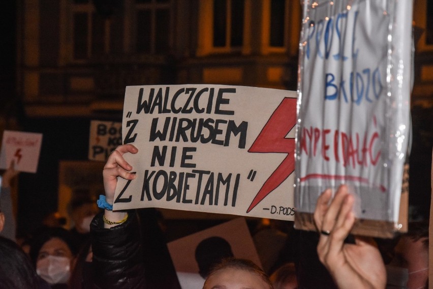 #ToJestWojna.Trwa strajk kobiet. Dziś protest w Grodzisku Wielkopolskim