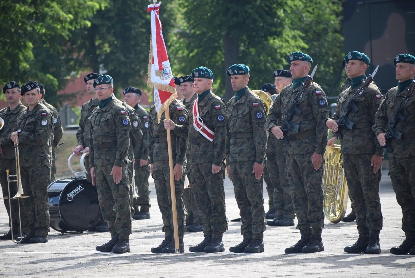 Przysięga w 15. Sieradzkiej Brygadzie Wsparcia Dowodzenia