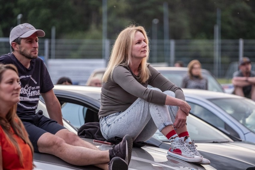 W sobotni wieczór na parkingu przed stadionem w Poznaniu...