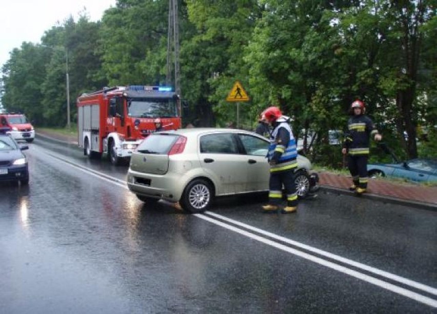 Wypadek w Starachowicach. Zderzyły się dwa samochody