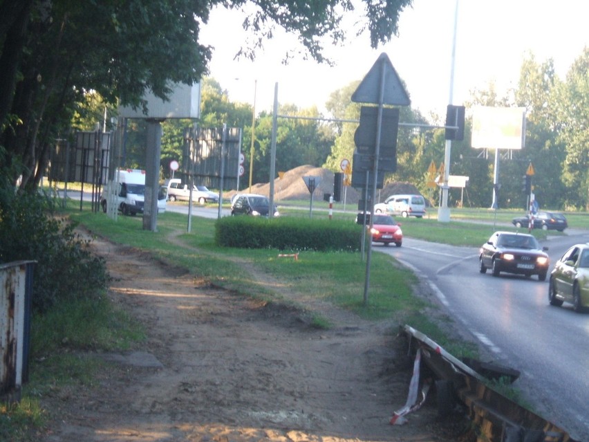 Wjazd na remontowaną drogę z ul. Krakowskiej w Częstochowie....