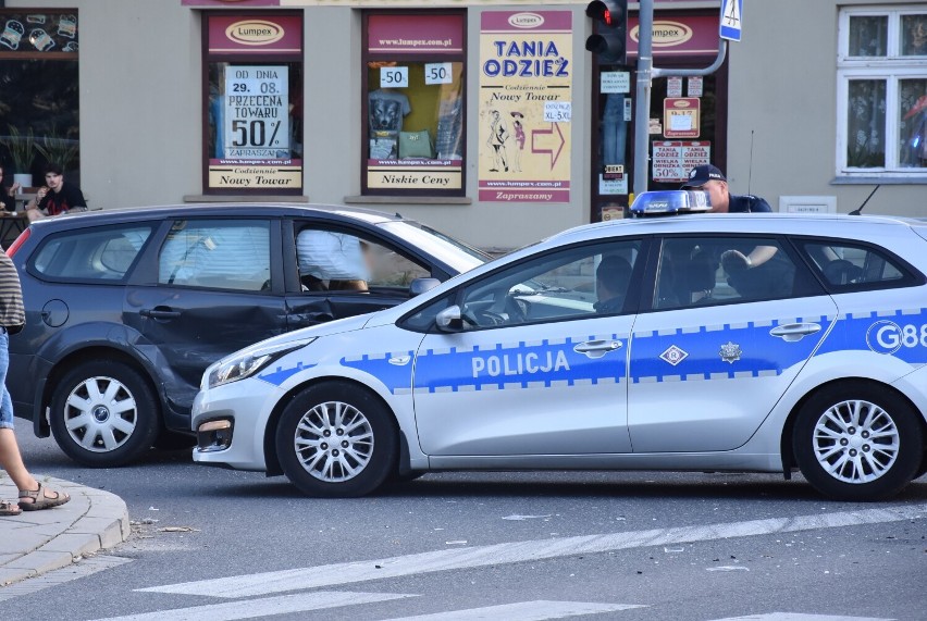 Gorlice. Stłuczka na skrzyżowaniu na Zawodziu. Wystarczyła chwila nieuwagi