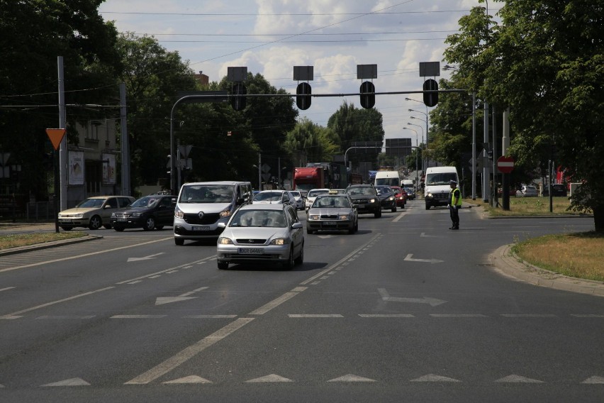 Remonty ulic w Łodzi. Włókniarzy, Kopcińskiego, Gdańska. Rozpoczęły się letnie remonty dróg. Utrudnienia na łódzkich uli