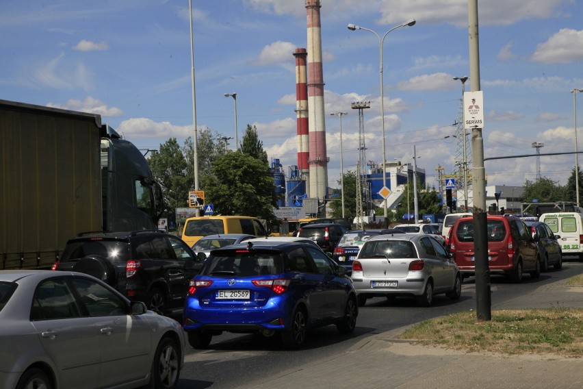 Remonty ulic w Łodzi. Włókniarzy, Kopcińskiego, Gdańska. Rozpoczęły się letnie remonty dróg. Utrudnienia na łódzkich uli