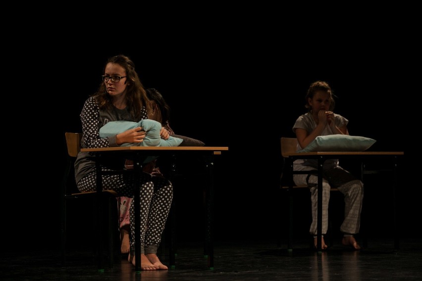 Młodzi aktorzy z bydgoskiej szkoły Sokrates przygotowali fantastyczny spektakl