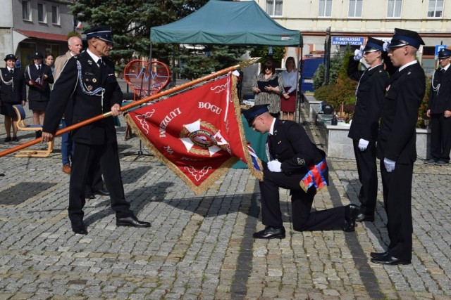 Przekazanie odnowionego sztandaru druhom z OPS Barwice