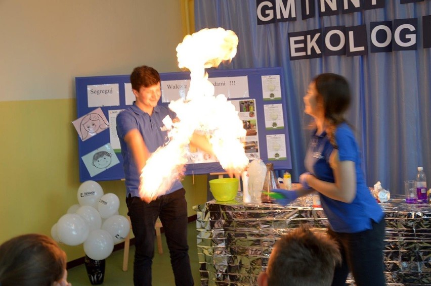 Szkoła w Zacharzynie i firma Jenox zorganizowały wspólną akcję ekologiczną [FOTO]