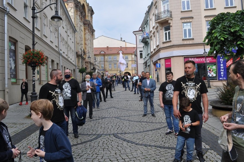 Lipcowy Męski Różaniec w Przemyślu. Wynagradzali Niepokalanemu Sercu Maryi bluźnierstwa i profanacje [ZDJĘCIA]