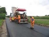 Powiat sukcesywnie realizuje przebudowę drogi Dobrzyca - Koryta