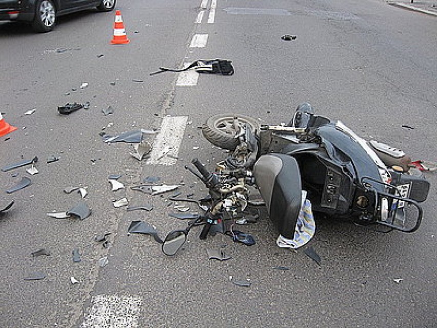 Dziś rano (12 kwietnia) doszło do wypadku motorowerzysty...