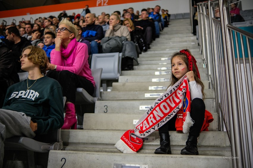 Siatkarki Roleskiego Grupa Azoty ANS Tarnów zadebiutowały w Arenie Jaskółka. Zwyciężyły zawodniczki z Bielsko-Białej. Mamy zdjęcia!