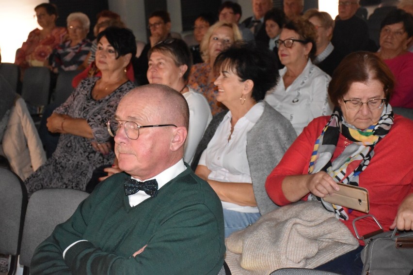 Pleszew. Nowy rok akademicki Uniwersytetu Trzeciego Wieku w Pleszew. Na tej wyjątkowej uczelni, można studiować tyle lat, ile się chce