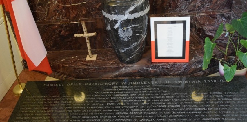 W Radomsku uczczono pamięć ofiar katastrofy smoleńskiej [ZDJĘCIA]