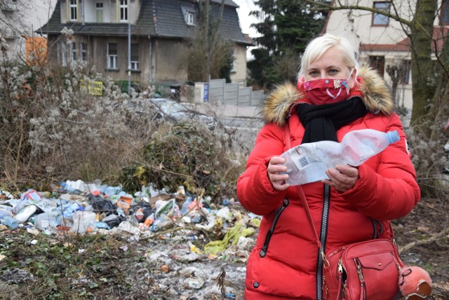 O uprzątnięcie śmieci nasza Czytelniczka walczyła od początku roku.