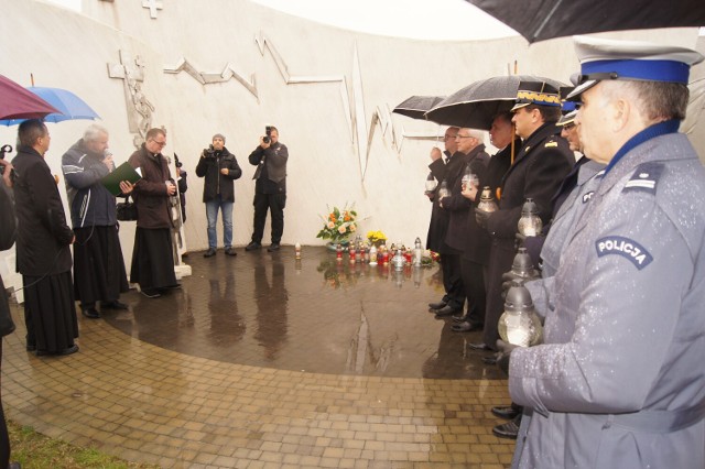 Obchody odbywają się co roku - w listopadzie przy pomniku "Przejście" w Zabawie, który jest dedykowany ofiarom wypadków drogowych