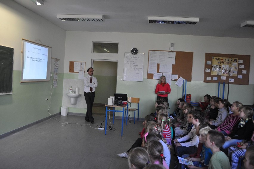 Dzień Poczty w szkole w Dąbrowie