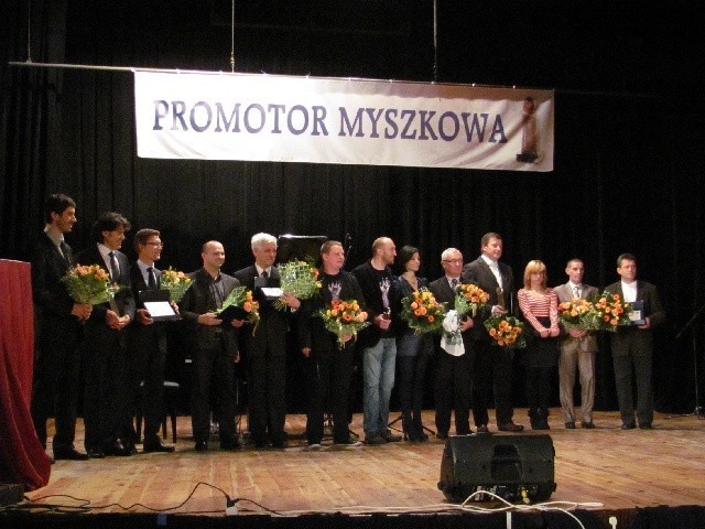 Burmistrz uhonorowal statuetkami promotorów Myszkowa