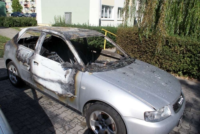 Samochody płonęły przy ulicy Widok w Kaliszu