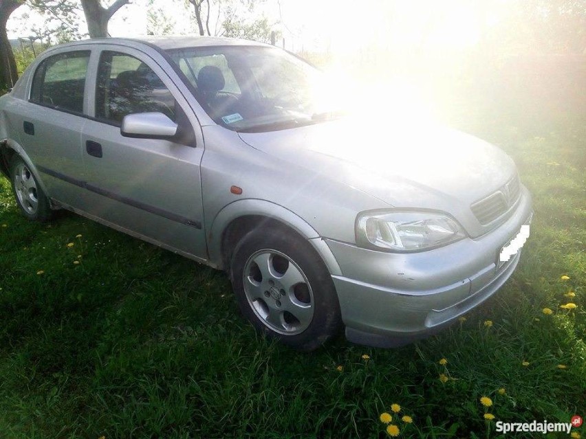 Astra g 2
rok produkcji: 1998 
cena: 1 200 zł