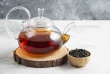 Nie tylko zielona! Co daje picie fermentowanej herbaty – czarnej i czerwonej? To potężne narzędzie w ochronie przed rakiem