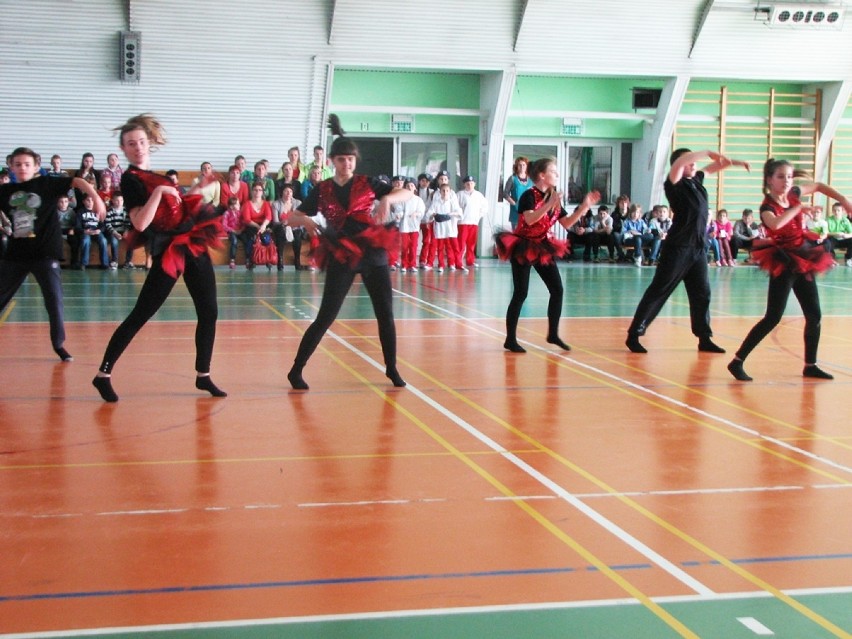 Syców: Pokaz tańca nowoczesnego –  występ grupy tanecznej „Just” (ZDJĘCIA). 