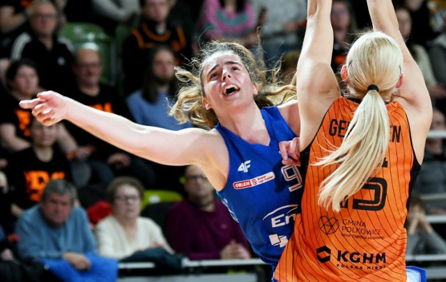 W pierwszym finałowym meczu Orlen Basket Ligi Kobiet koszykarki z Gorzowa przegrały w Polkowicach 88:99.