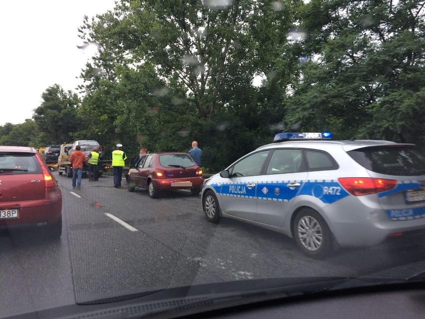 Aż cztery samochodowy osobowe zderzyły się w Sosnowcu na...