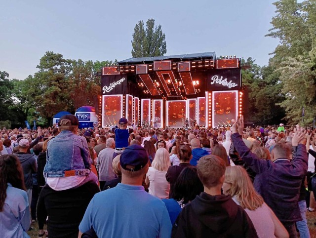 Koncert "Roztańczona Polska" zawitał do Parku Miejskiego w Ostrowie Wielkopolskim