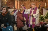 Środa Popielcowa rozpoczyna w Kościele katolickim okres Wielkiego Postu. Msze święte z obrzędem posypania popiołem