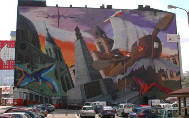 Mural znajdujący się na ścianie kamienicy przy ul. Piotrkowskiej 152 ma 600 metrów kwadratowych i jest jednym z największych graffiti-murali w Europie. Zaraz po namalowaniu, czyli w 2001 roku, był to największy mural na świecie!