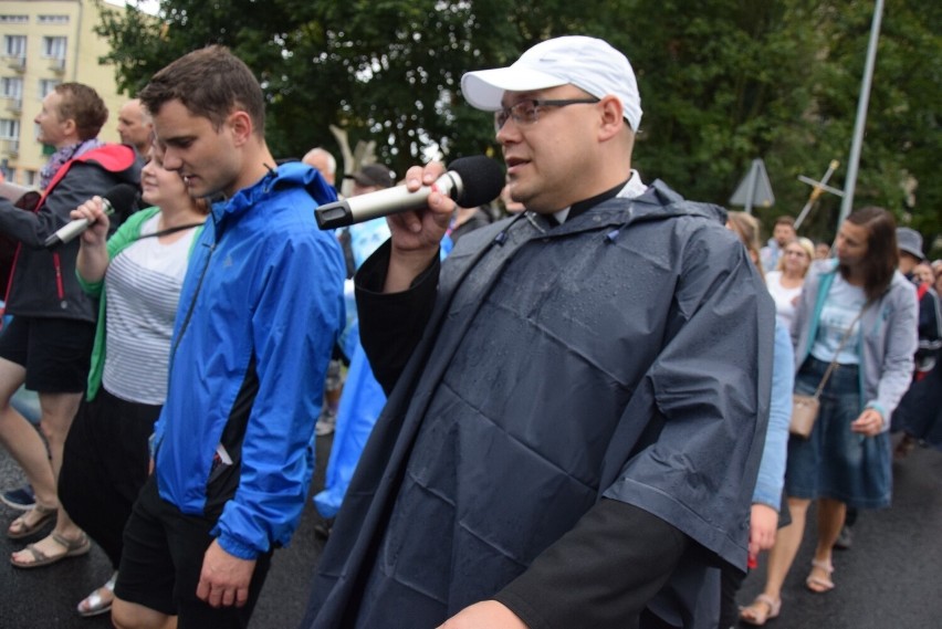 Ks. Krzysztof Kolanowski, na co dzień wikariusz w parafii...