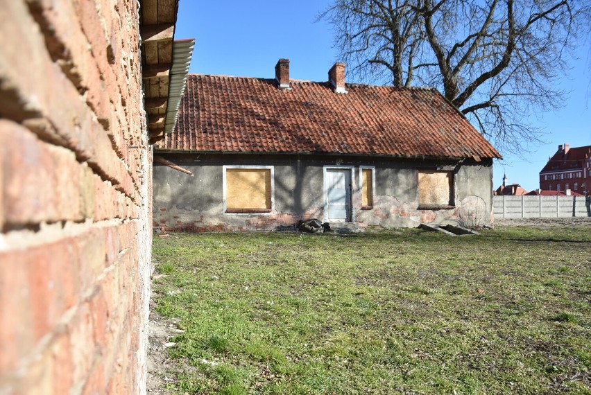 Malbork. Dom na Pasteura można kupić od miasta. To nieduży budynek wpisany do ewidencji zabytków. Może prywatny inwestor zrobi perłę z ruiny