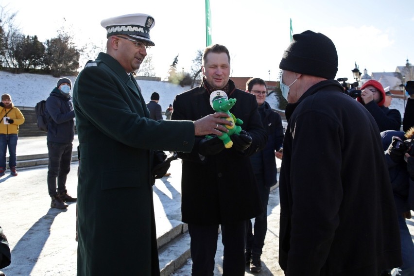 „Bezpieczny autokar - ferie 2022”. Minister Czarnek i Główny Inspektor Transportu Drogowego apelowali o bezpieczne spędzanie czasu wolnego