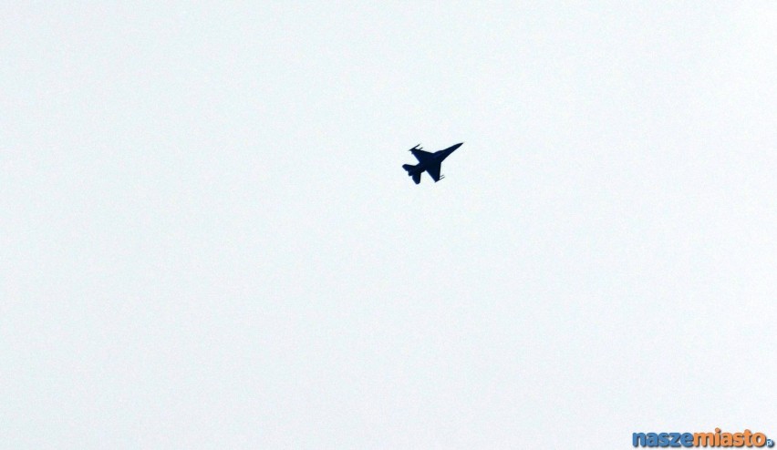 Myśliwce F-16 nad Lesznem.